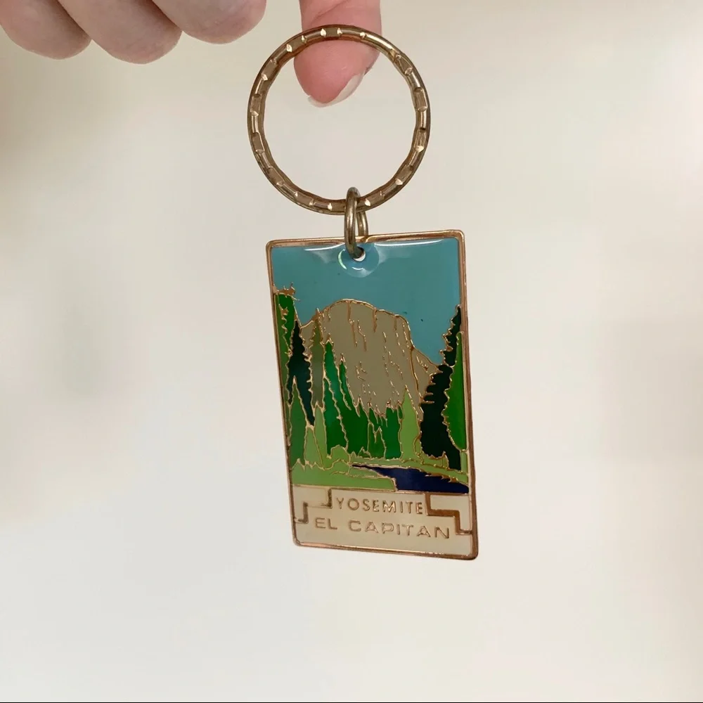 Vintage 90’s Yosemite key chain